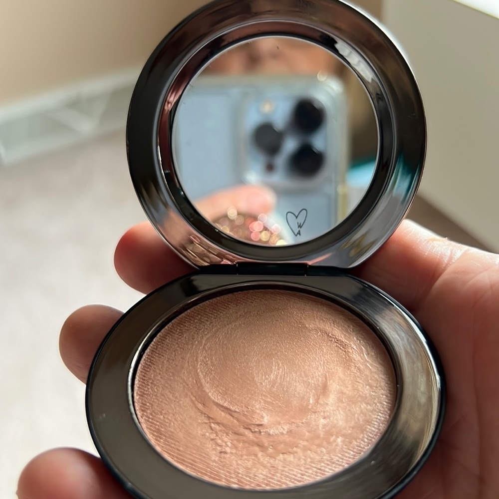 Westman Atelier Super Loaded